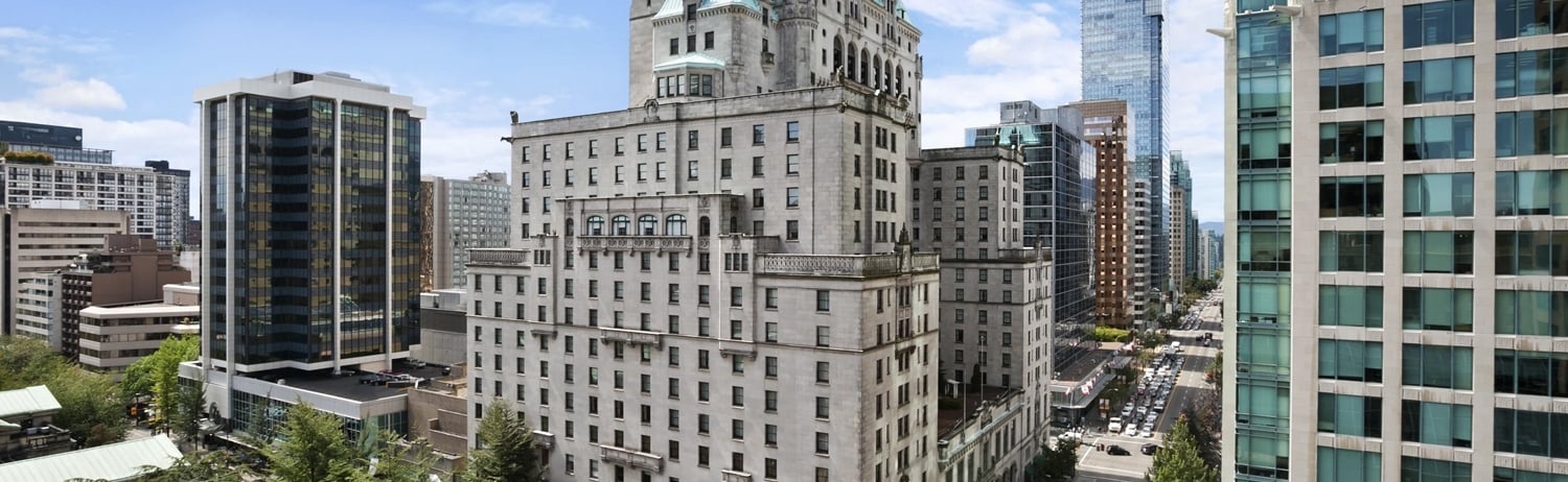 Exterior view of fairmont hotel vancouver