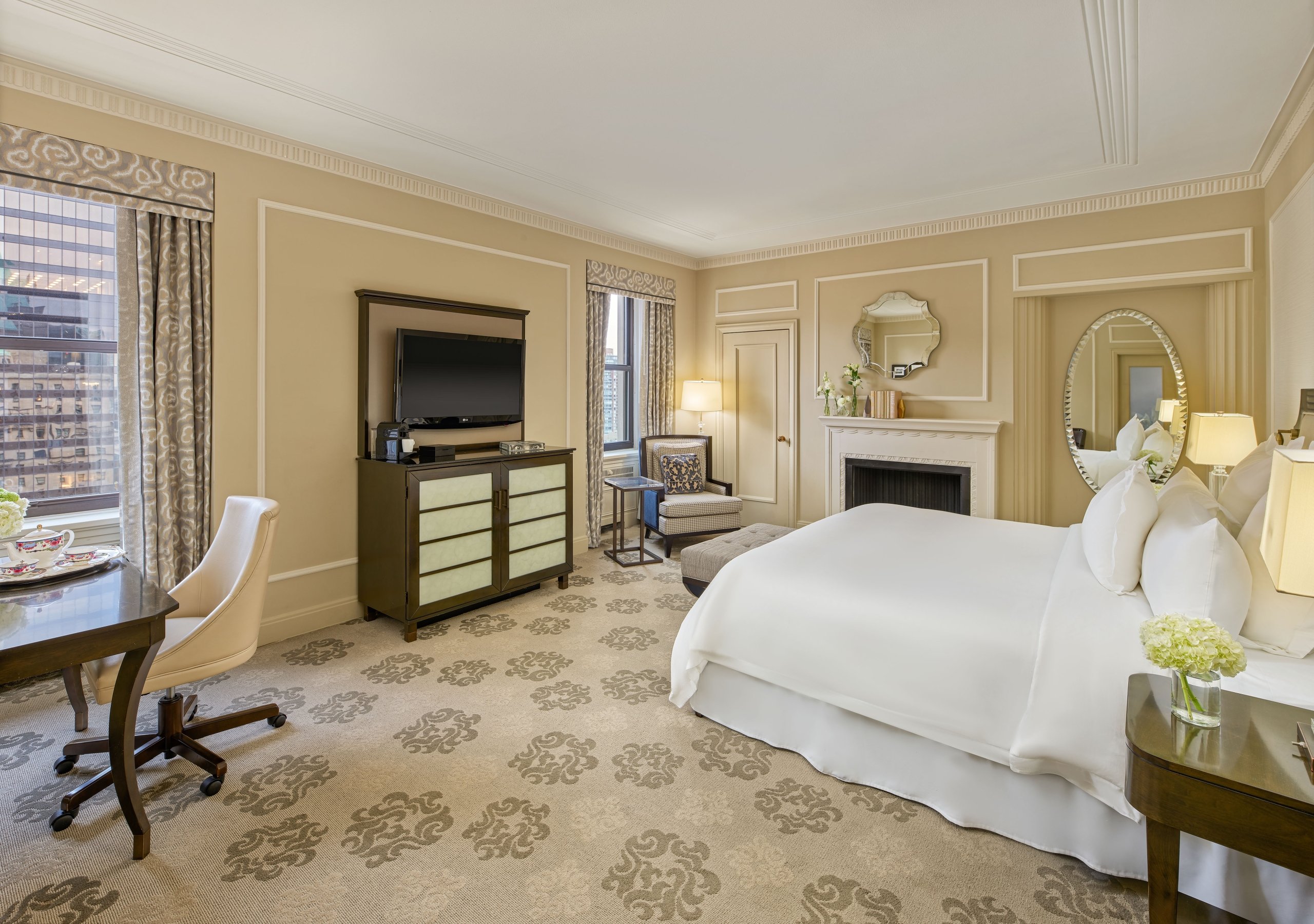 Deluxe King Room at Fairmont Hotel Vancouver