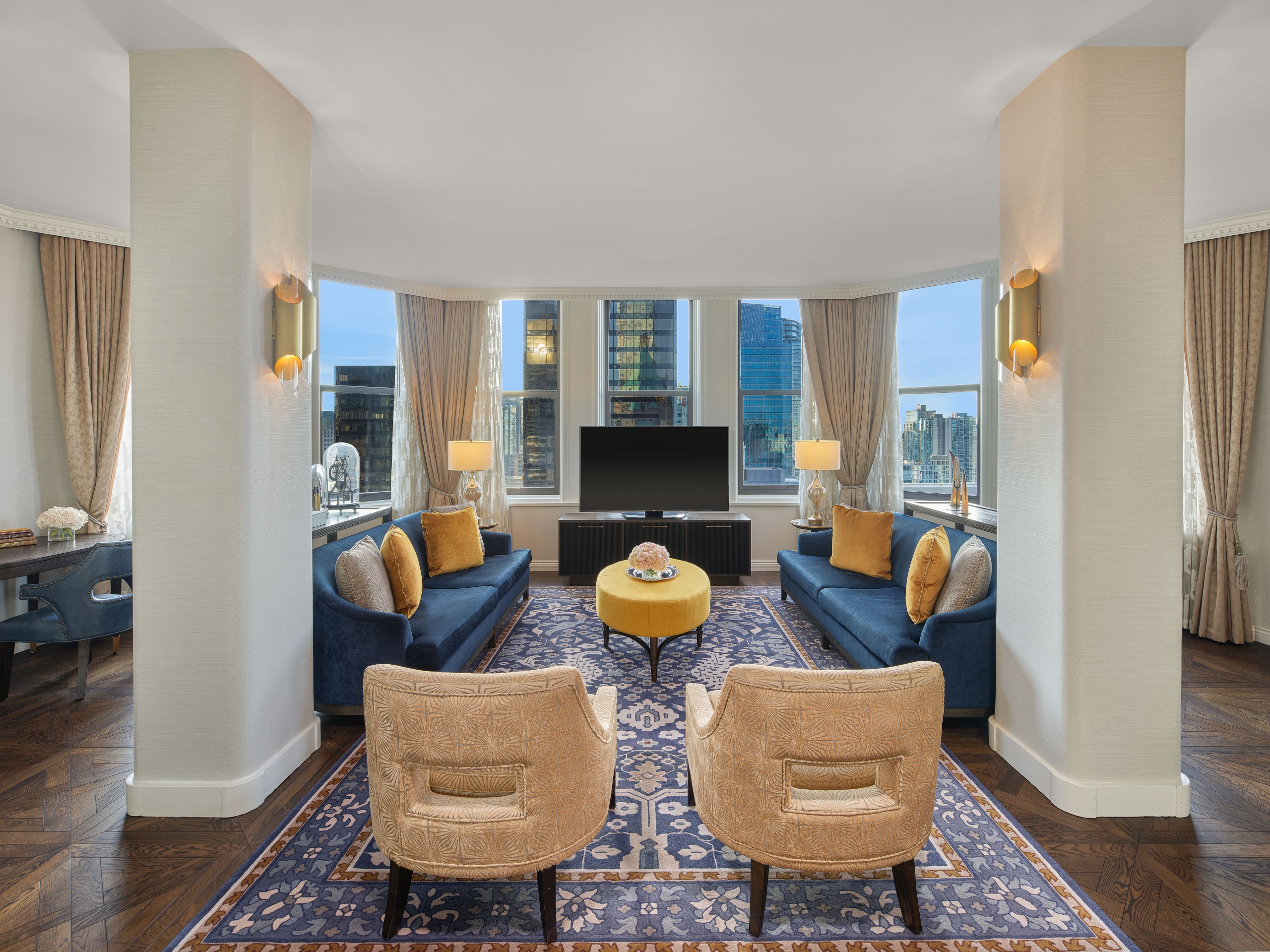 HotelVancouver_MorningsideSuite_bedroom