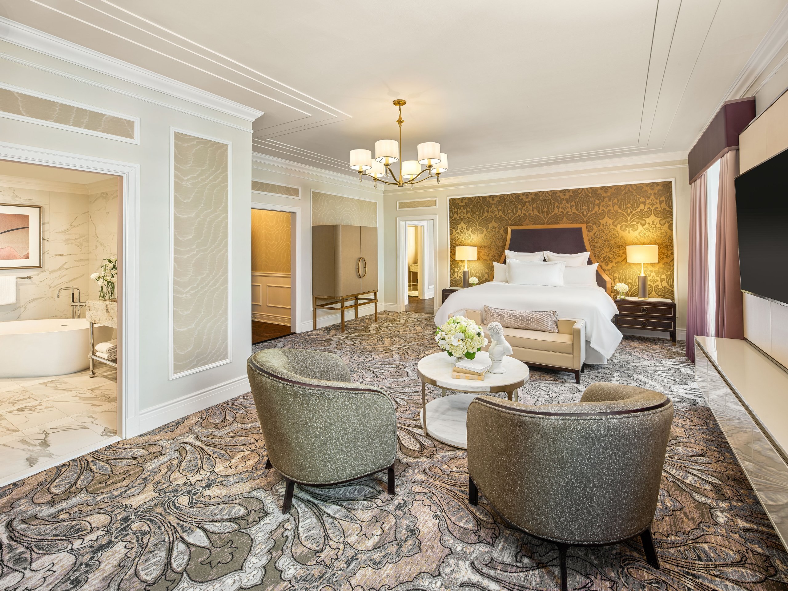 Hotel Vancouver_Royal Suite Bedroom Room