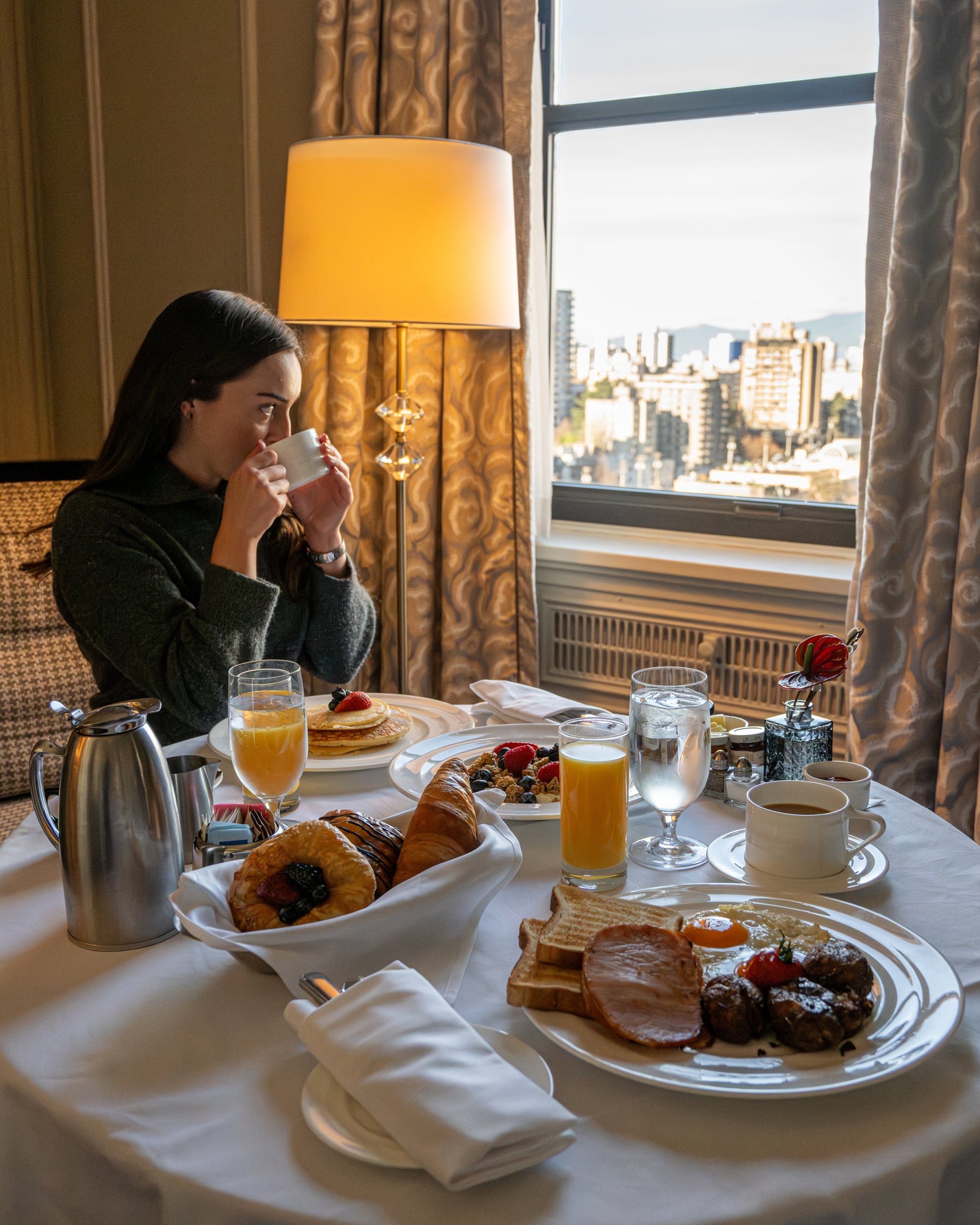 In Room Dining2_Tyler Macsemniuk_web