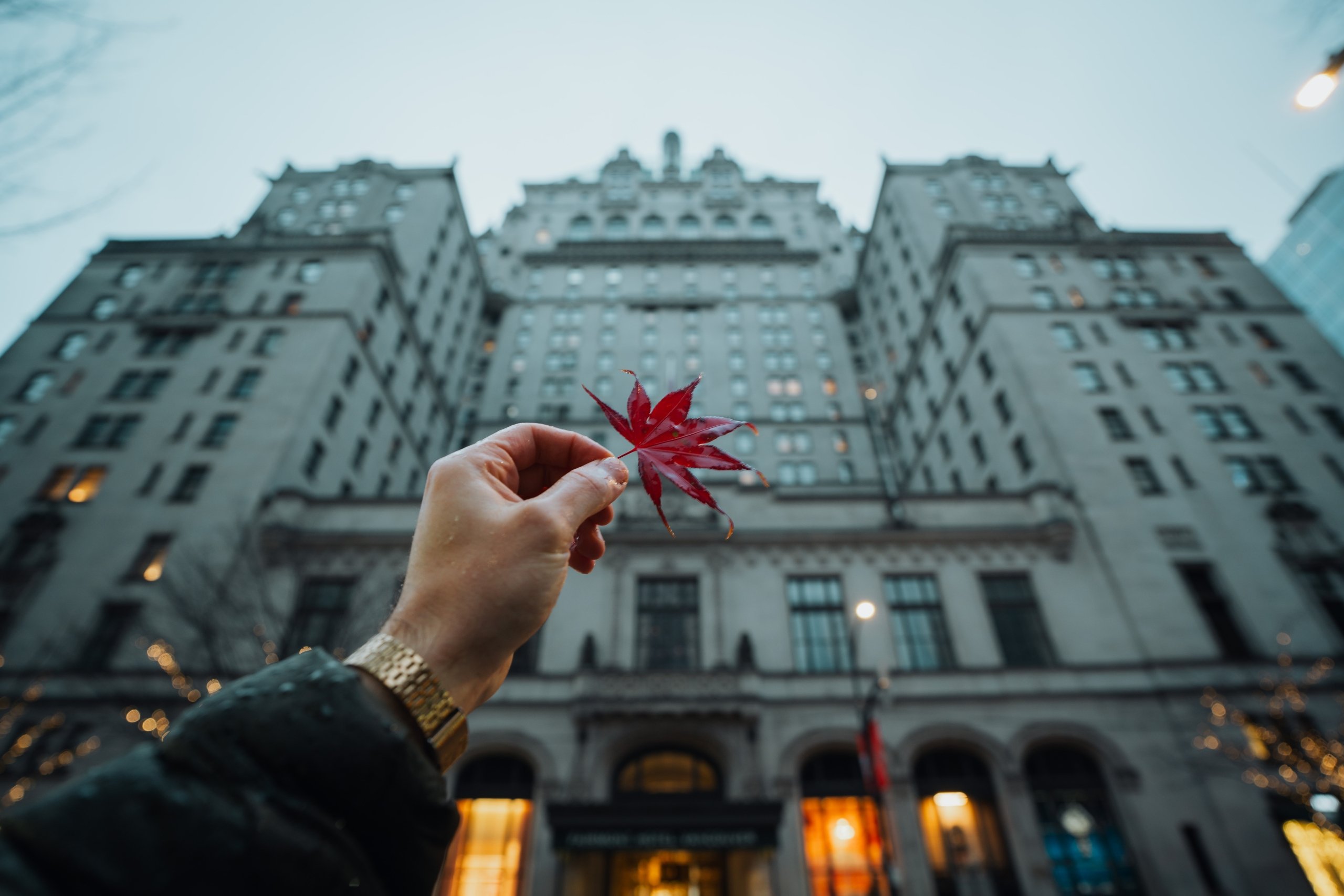 winter exterior of fairmont hotel vancouver_img Oscar Lindsay